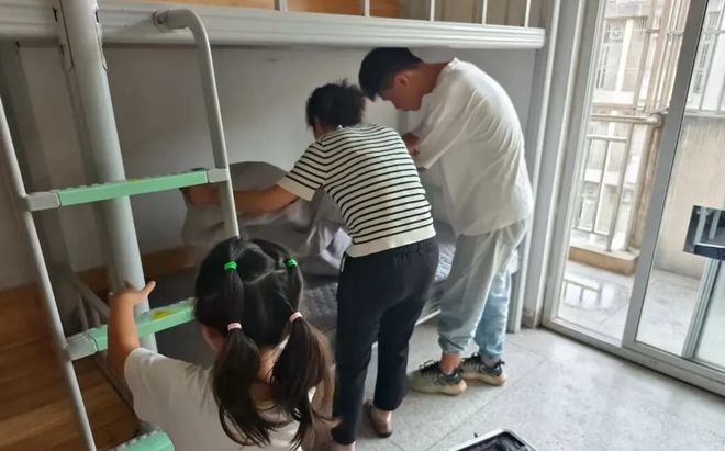 ！六安技师学院迎来2025级新生报到爱游戏(ayx)中国网站你好 萌新(图11)